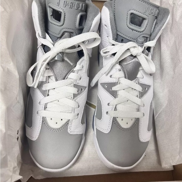 Men's Gray and White Sneakers - Picture 2 of 4